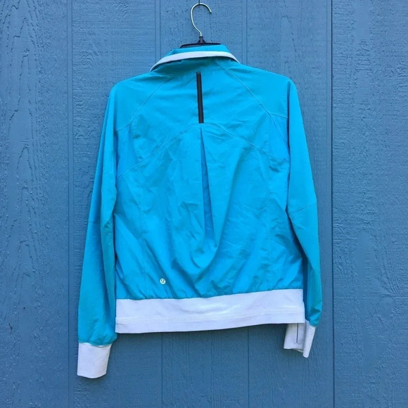 Lululemon Women Size 4 Track Attack Blue Jacket - Picture 4 of 5